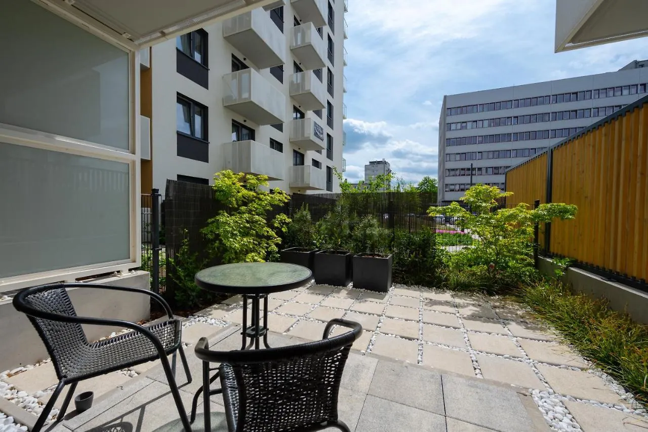Miedziana 6 & 18 Apartment With Free Garage Wroclaw By Renters
