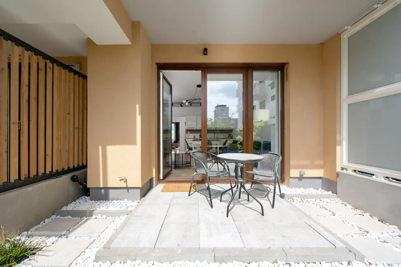 Miedziana 6 & 18 Apartment With Free Garage Wroclaw By Renters