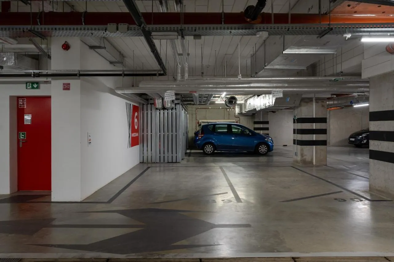 Miedziana 6 & 18 Apartment With Free Garage Wroclaw By Renters Poland