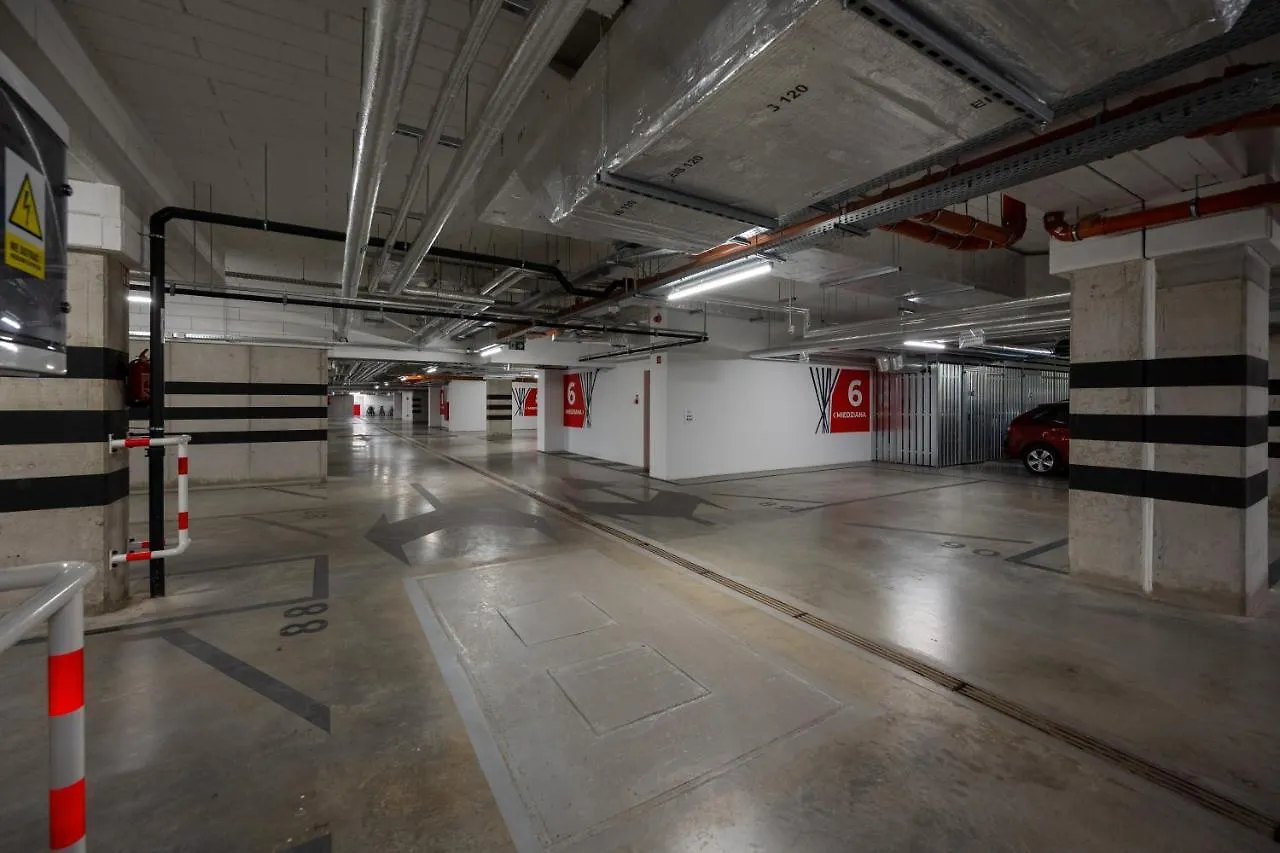 Miedziana 6 & 18 Apartment With Free Garage Wroclaw By Renters Poland